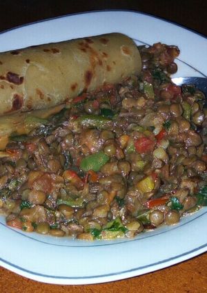 A picture of Lentils with chapati.