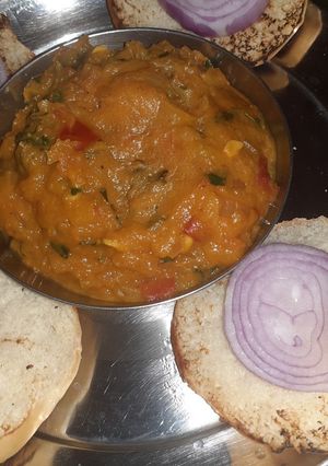 A picture of Pav bhaji.