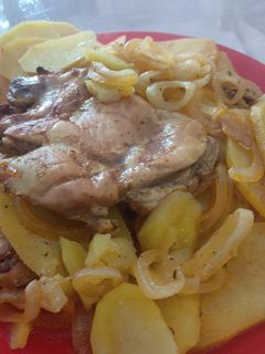 Una foto de Contramuslos de pollo con especias cajún en freidora de aire