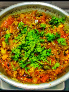 பைங்கன் பர்த்தா(baigan bhartha recipe in tamil) செய்முறை முக்கிய புகைப்படம்