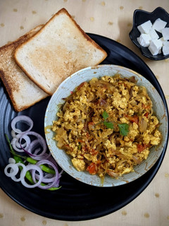 पनीर भुर्जी (paneer bhurji recipe in Hindi) रेसिपी मुख्य फोटो