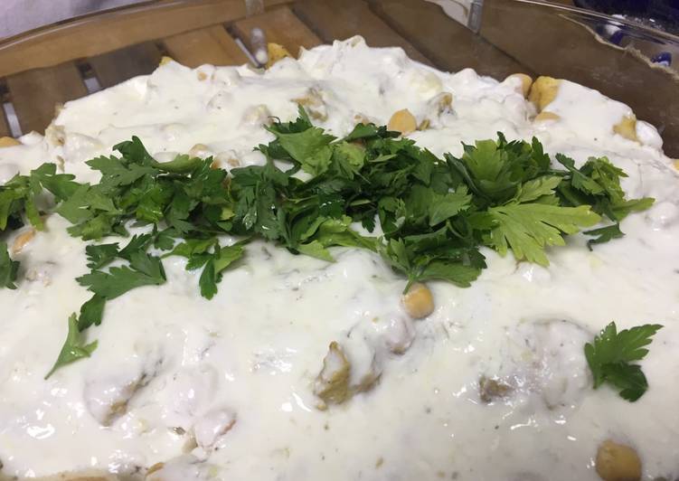 فتة الدجاج بالحمص