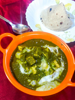 पालक पनीर (palak paneer recipe in Hindi) रेसिपी मुख्य फोटो