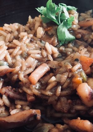 Una foto de Arroz con tinta de calamar🦑