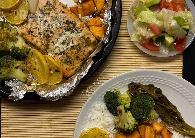 Oven baked salmon, sweet potatoes and broccoli