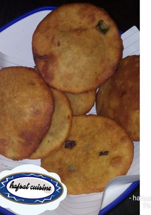 A picture of Aloo purri.