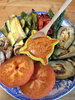 Una foto de Parrillada de verduras con romesco