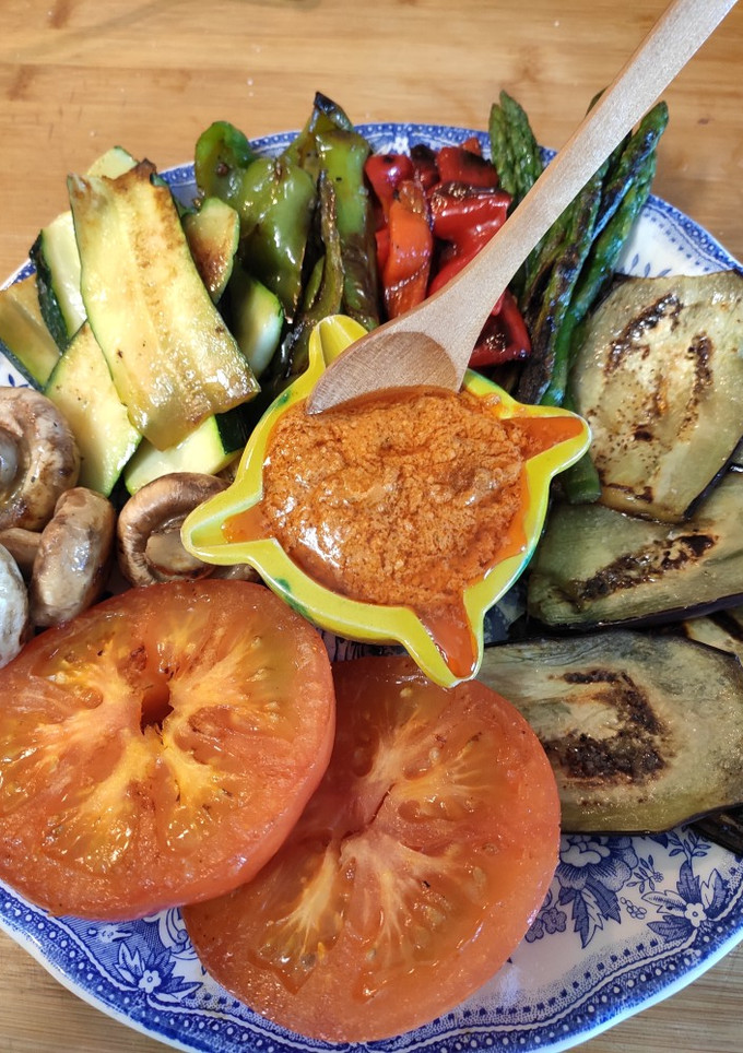 Una foto de Parrillada de verduras con romesco