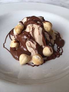 Una foto de Combihelado de avellana y Nutella