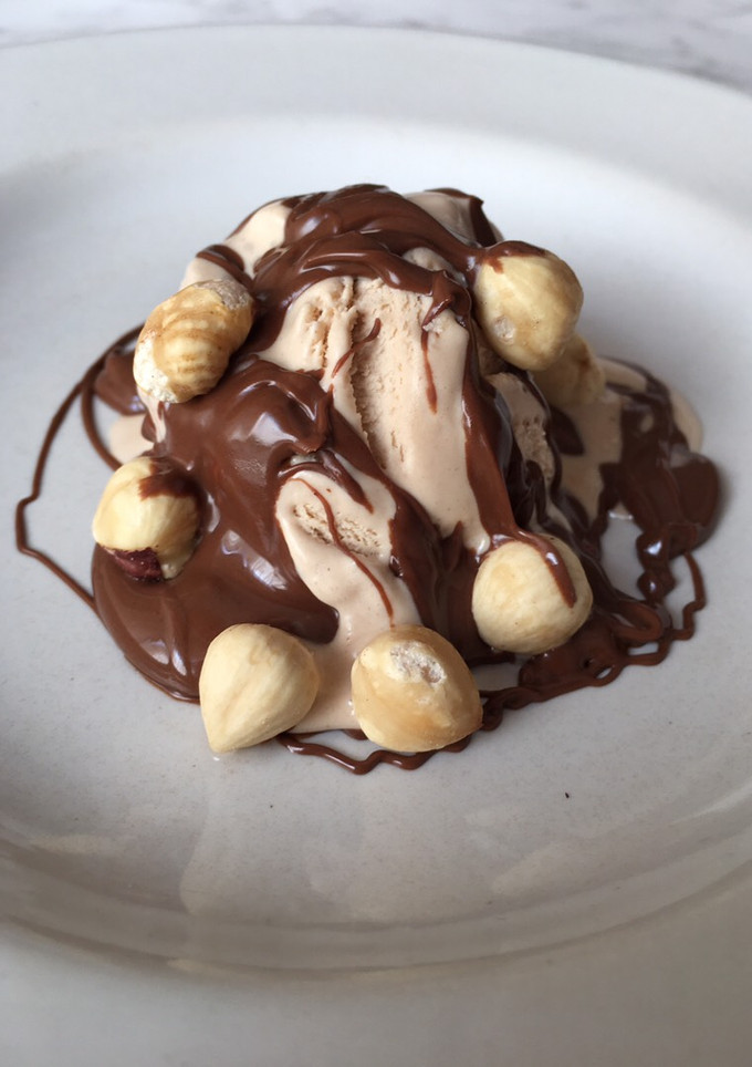 Una foto de Combihelado de avellana y Nutella