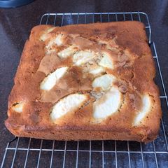 A picture of Apple cake.
