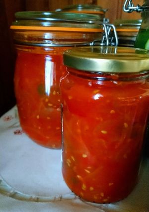 Une photo de Des tomates pour l'hiver