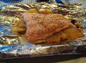 Foto principal de Salmón al horno con patatas en papillote