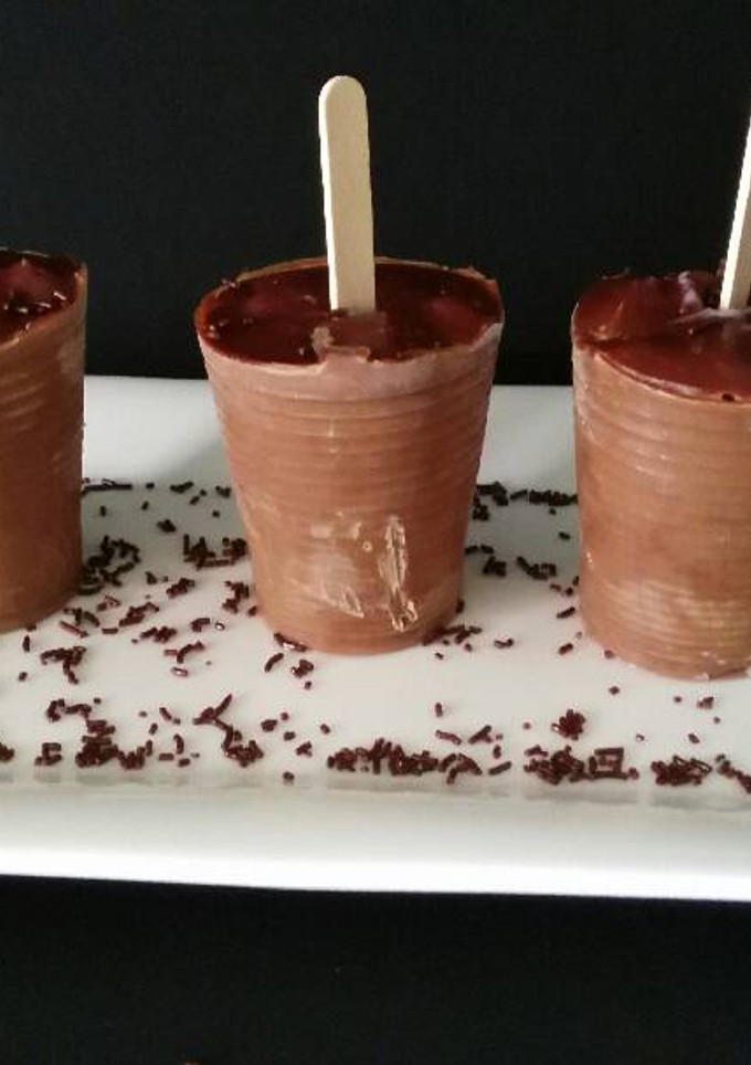Una foto de Polos de natillas de chocolate sin huevo (con y sin Tmx)