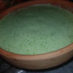 A picture of Podiny ki chutney (Green sauce).