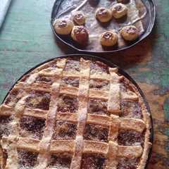 Una foto de Pastafrola de dulce de leche y coco