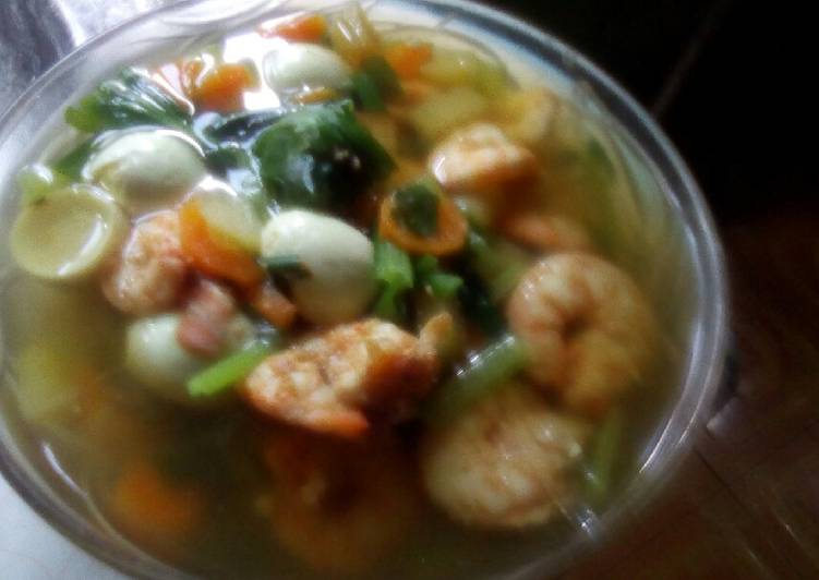 Sop udang sayur sawi + telur puyuh