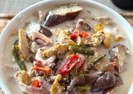 Sayur Kolok Ganu (Masak Lemak Jambu Golok & Sotong)