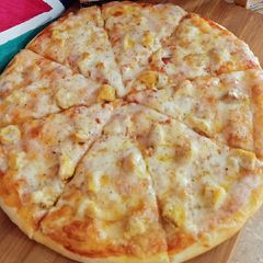Chicken Cheese Pizza 🍕🧀🍕 A picture of Chicken Cheese Pizza 🍕🧀🍕.