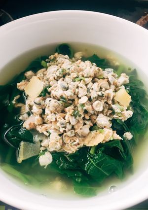 Hình của món Canh hến mồng tơi.