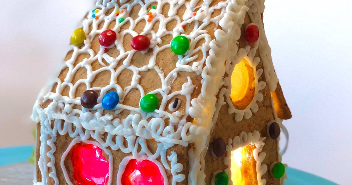 “Eggless Gingerbread House” with icing Recipe by thebellyrulesmind