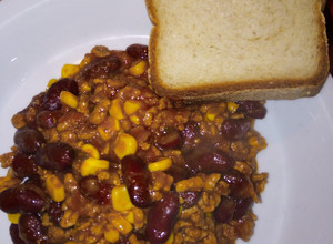Gyerekbarát chilis bab recept fotója