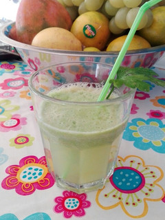 Una foto de Licuado de fruta y verduras