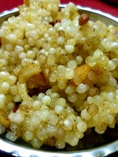 साबूदाना खिचड़ी (sabudana khichdi recipe in Hindi) रेसिपी मुख्य फोटो