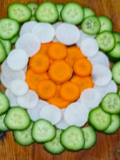 A picture of Tricolour Salad.