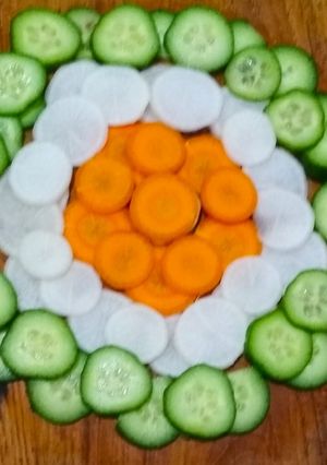 A picture of Tricolour Salad.