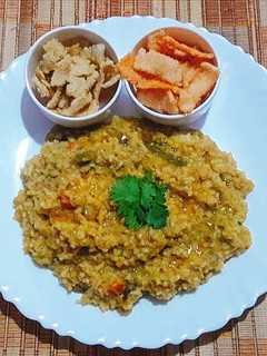பிஸிபேளாபாத் (bisibelabath recipe in Tamil) செய்முறை முக்கிய புகைப்படம்