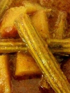 முருங்கைக்காய் குழம்பு(murungaikkai kulambu recipe in tamil) செய்முறை முக்கிய புகைப்படம்