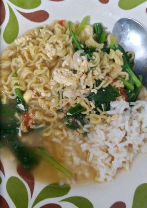 Foto resep Mie Kuah Instan minimalis rasa maximalis 😌🍚