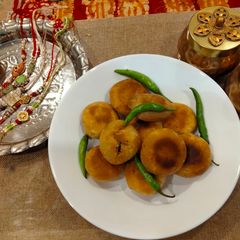 A picture of Dry khasta kachori.