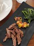 Daging Asap mirip Se’i Sapi Rumahan dengan Sambal Dabu-Dabu & Tumis Bayam