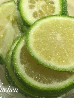 【夏日簡單料理】糖漬檸檬(蜂蜜醃檸檬) 的食譜成品照片