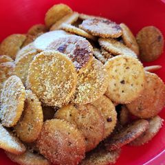 A picture of Spicy Ranch Ritz Crackers.
