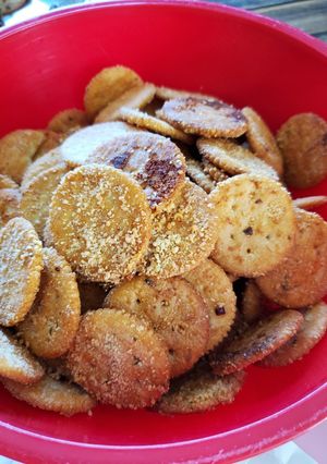 A picture of Spicy Ranch Ritz Crackers.