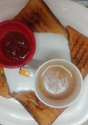 ग्रिल चीज़ कॉर्न सैंडविच (Grill cheese corn sandwich recipe in Hindi) रेसिपी मुख्य फोटो