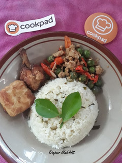 Foto resep Nasi Daun Jeruk Rice cooker