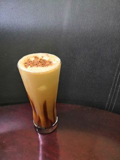 कोल्ड कॉफी (cold coffee recipe in Hindi) रेसिपी मुख्य फोटो