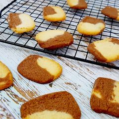 A picture of Eggless Choco Marble Cookies.