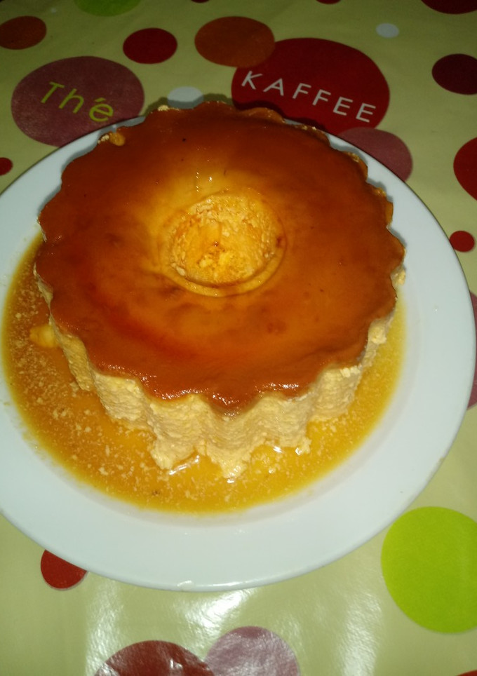 Una foto de Flan de queso con sabor a naranja en olla GMG