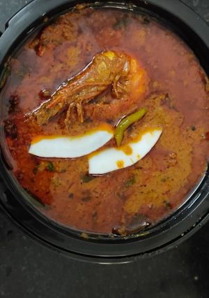 प्रॉन कोकोनट करी (prawn coconut curry recipe in marathi) रेसिपी चे मुख्य फोटो 