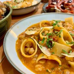 A picture of Pasta e Ceci.