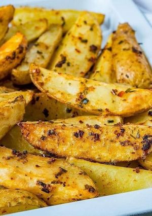 आलू फ्राई (aloo fry recipe in Hindi) रेसिपी मुख्य फोटो