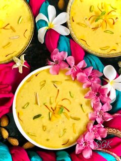 मैंगो फिरनी (Mango phirni recipe in hindi) रेसिपी मुख्य फोटो