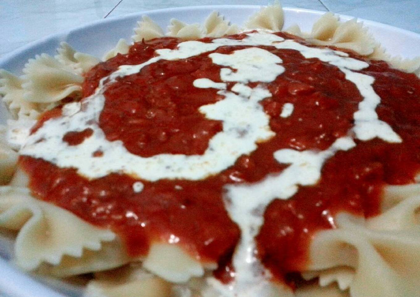 Tender sweet and spicy pork with tuna spaghetti