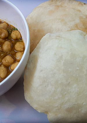 भटूरा (Bhatura recipe in hindi) रेसिपी मुख्य फोटो