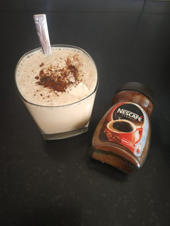 કોલ્ડ કોફી (Cold Coffee Recipe in Gujarati) રેસીપી મુખ્ય ફોટો